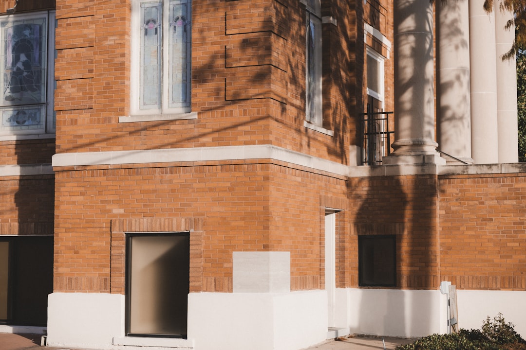 Flat Roofing for Homes: Choosing the Right Residential Flat Roof Contractors in Houston